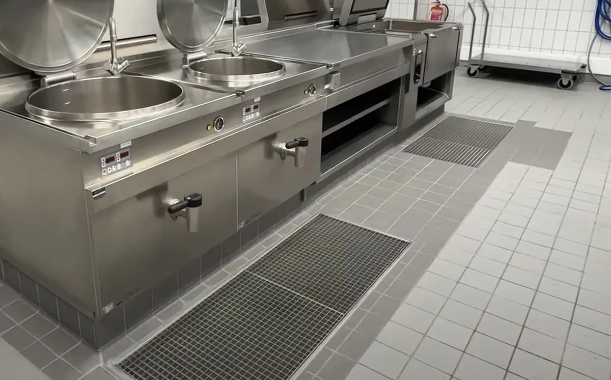 Vasca di drenaggio in acciaio inox per lo scarico