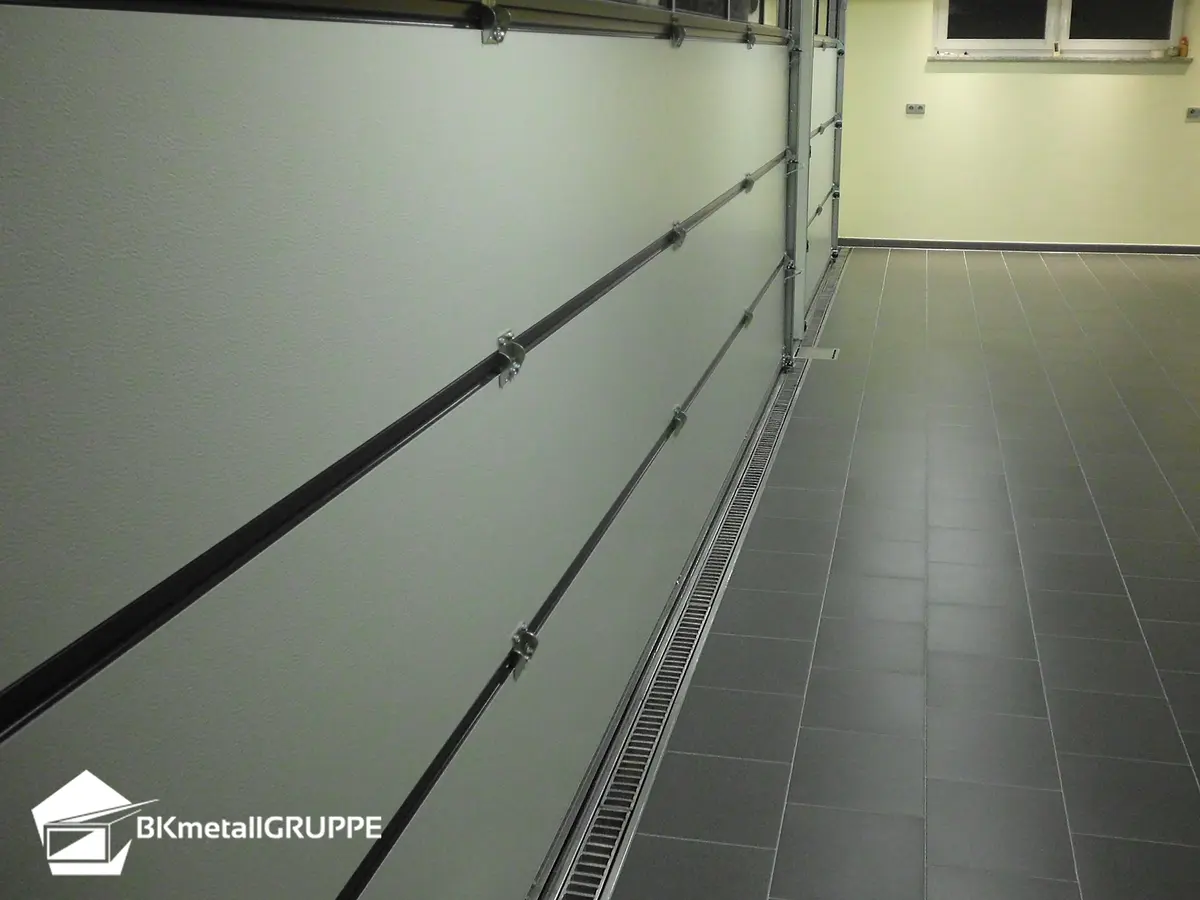 Canale di drenaggio per garage con copertura a scala in acciaio inox V4A